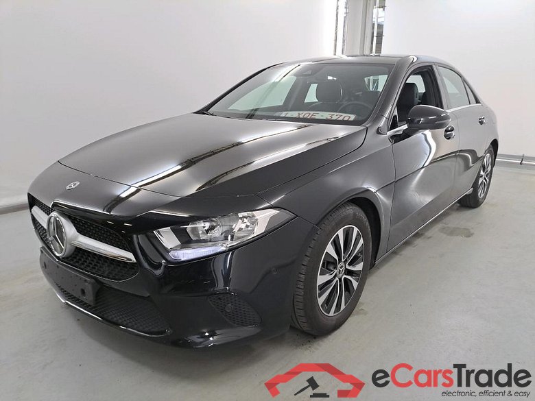 MERCEDES-BENZ CLASSE A SEDAN (V177) A 180 Business Solution