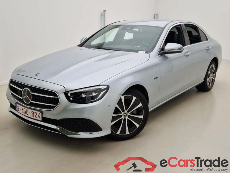 Mercedes E300de Facelift Hybrid Aut. LED-Xenon Widescreen Navi Ambient Sport-Leather KeylessGo Сamera Klima PDC ...
