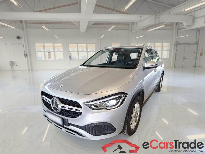 Mercedes 27 MERCEDES-BENZ GLA / 2020 / 5P / CROSSOVER GLA 200 D AUTOMATIC BUSINESS EXTRA #1