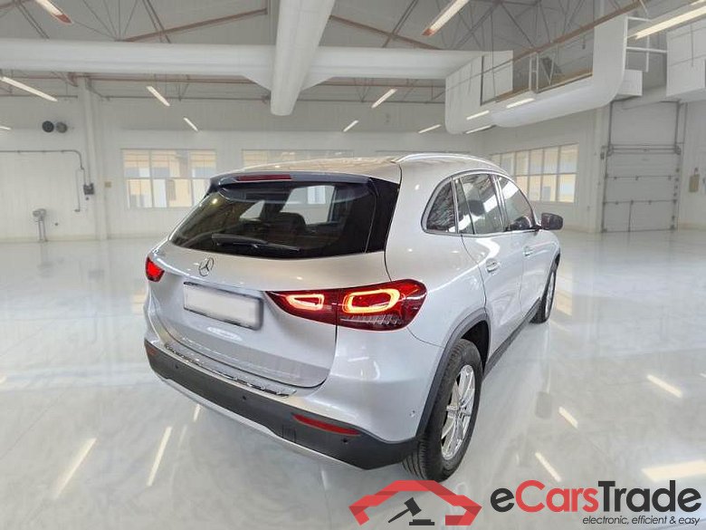 Mercedes 27 MERCEDES-BENZ GLA / 2020 / 5P / CROSSOVER GLA 200 D AUTOMATIC BUSINESS EXTRA #2