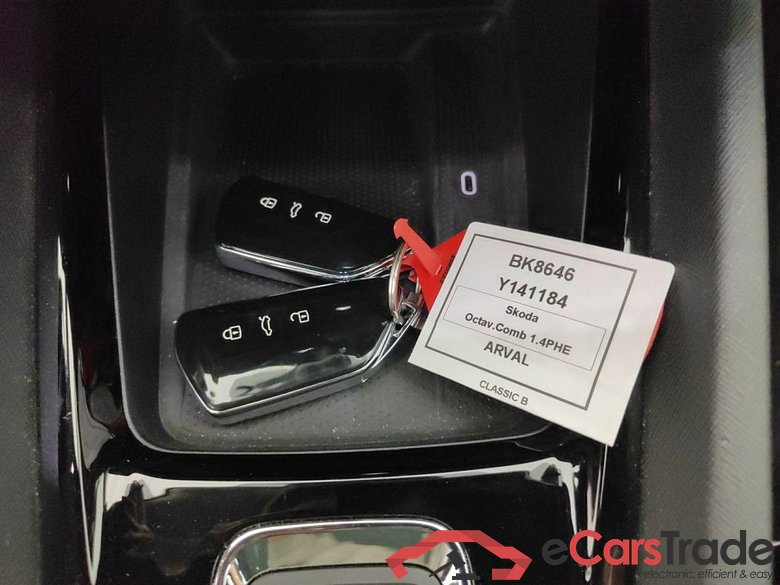 SKODA OCTAVIA COMBI - 2020 1.4 TSI 204 PHEV Ambition DSG 5d #4
