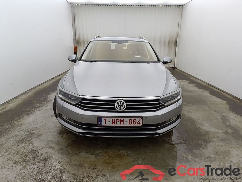 Volkswagen Passat Variant 1.6 TDI Highline Business DSG-7 5d #1