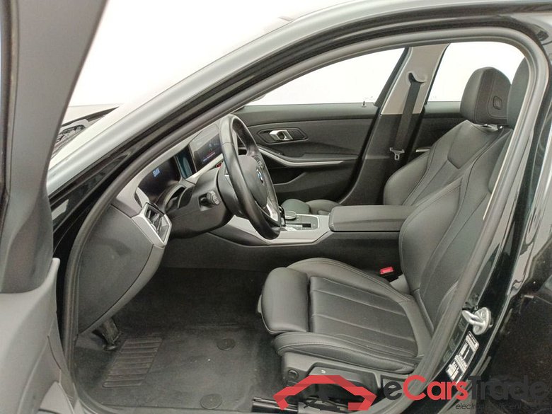 BMW 3 Reeks Berline 318dA (100 kW) 4d #3