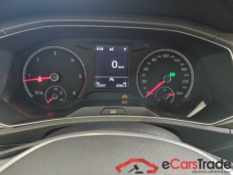 Volkswagen 25 VOLKSWAGEN T-ROC / 2017 / 5P / SUV 2.0 TDI SCR BUSINESS BMT DSG #4