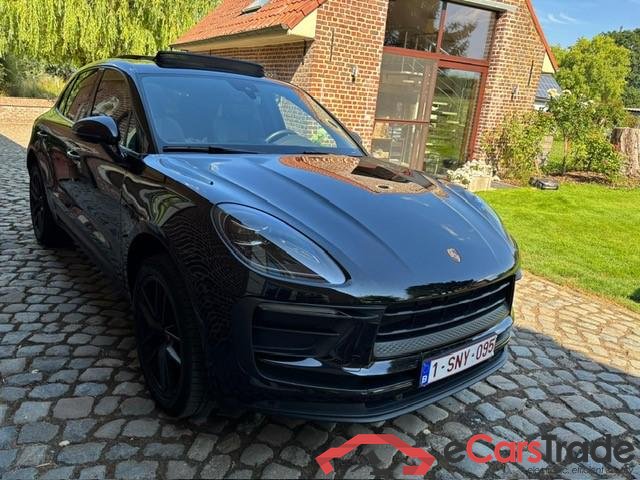 PORSCHE Macan Macan #1