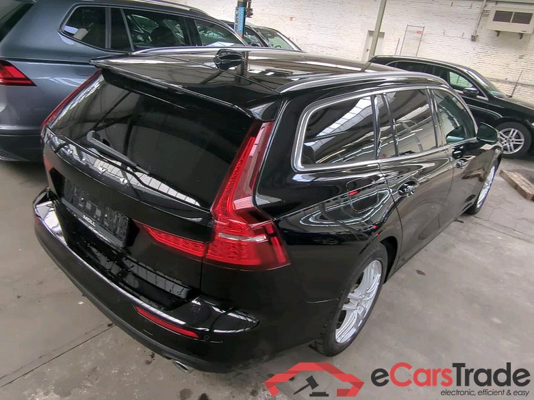V60 Kombi Momentum Pro 2.0 D4 140KW AT8 E6dT #2