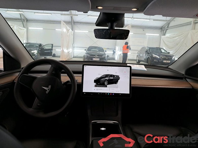 TESLA Model Y / 2021 / 5P / SUV RWD #6