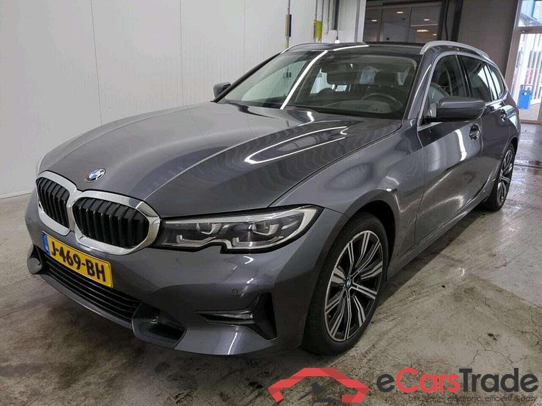BMW 3-serie Touring 320i High Exe. Ed. #1
