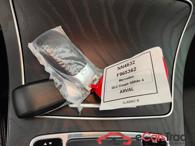 MERCEDES CLASSE GLC COUPE DIESEL (C253) - 2019 GLC 300 de 316 (194+122) 4-Matic (EU6.2) Business Solution 5d Auto #4