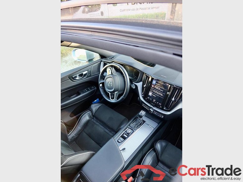 VOLVO XC60 2.0 T4 R-Design Geartronic #5