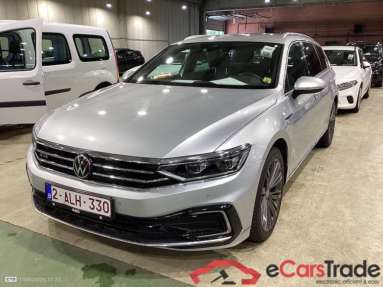 VOLKSWAGEN Passat 1.4 TSI MSQ VARIANT GTE BUSINESS #1