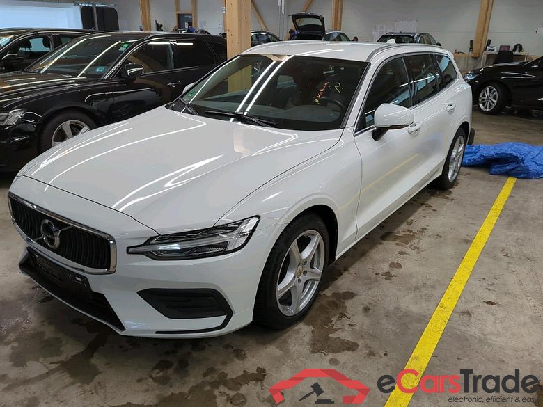 V60 Kombi Momentum Pro 2.0 D3 110KW AT8 E6dT