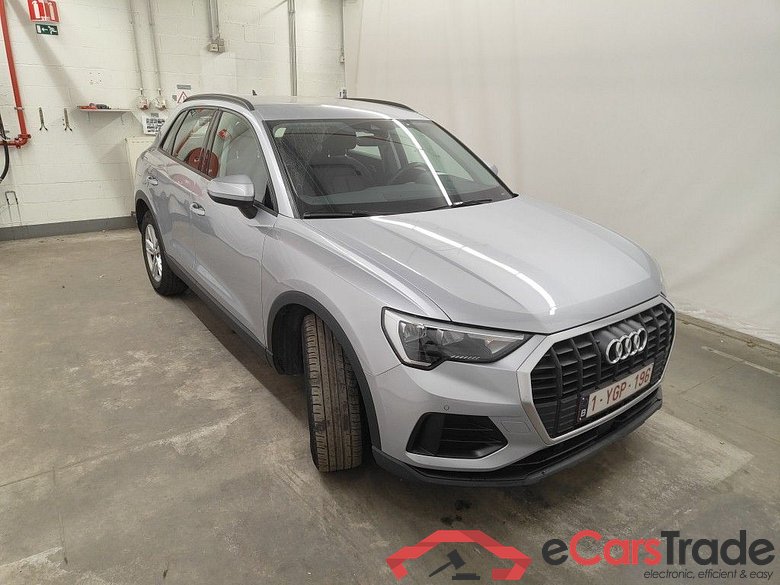 Audi Q3 35 TDI S Tronic Business Edition 5d #3