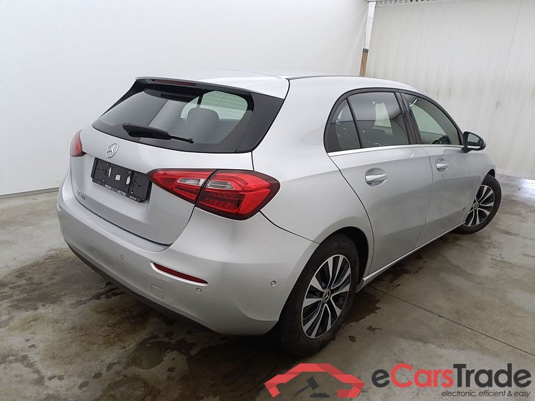 Mercedes-Benz A-Klasse A 180 Business Solution Aut. 5d #2