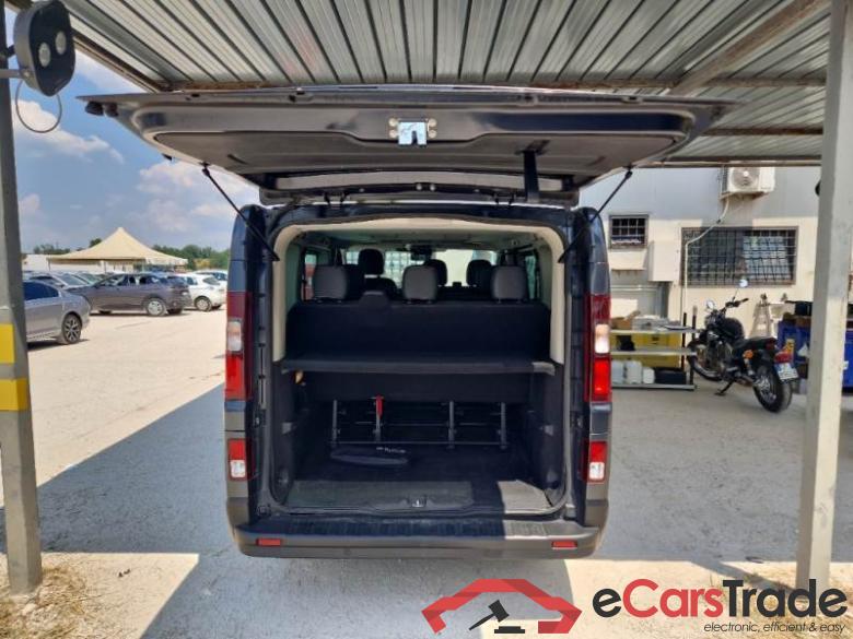 RENAULT TRAFIC / 2021 / 4P / COMBI INTENS L1 BLUE DCI 150 EDC #5