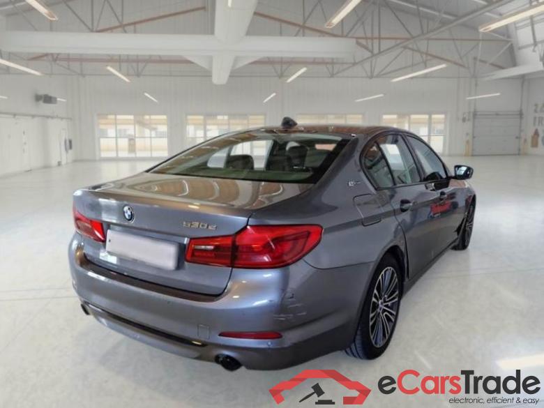 BMW SERIE 5 / 2016 / 4P / BERLINA 530E SPORT AUTO #2