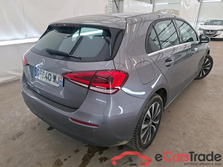 MERCEDES-BENZ Classe A Compact / 2018 / 5P / Berline A 250 e Business Line 8G-DCT #3