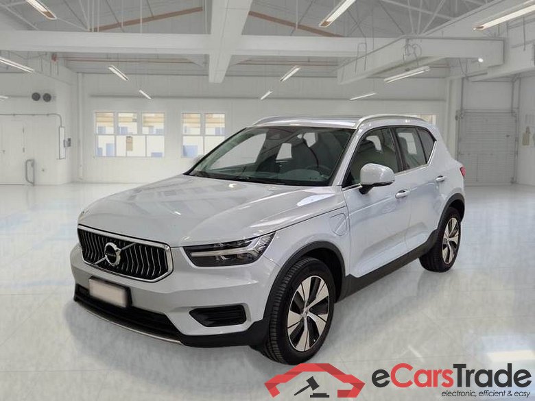 VOLVO XC40 / 2017 / 5P / SUV T4 PLUG-IN HYBRID AUTO RECH INSCRIP EXPR