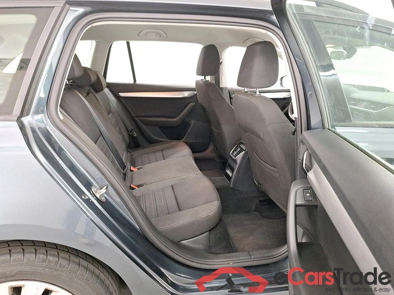 SKODA OCTAVIA COMBI DIESEL - 2017 1.6 CR TDi Ambition #6