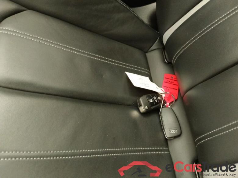 AUDI Q2 DIESEL - 2021 35 TDi 150 Quattro S line S tronic 5d #4