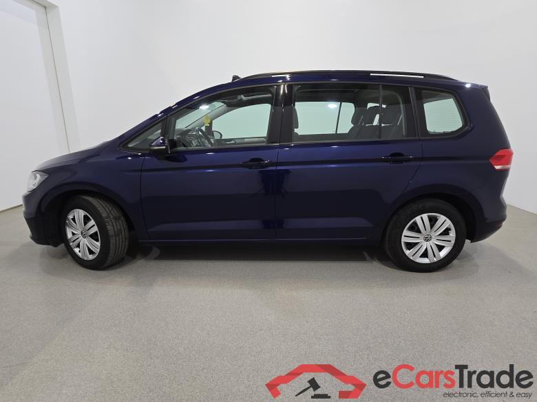 Volkswagen Touran 1.5 TSI Aut. Pano Navi KeylessGo Camera Klima PDC ... #2