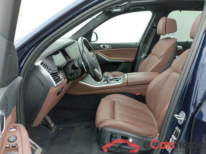 BMW X5 - 2018 3.0AS xDrive45e 286 PHEV (EU6d-TEMP) 5d ///M-SporKit (total options: 33,128 Ex.Vat) #3