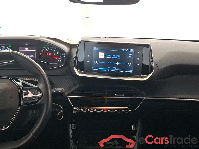 Peugeot 2008 1.5 BlueHDI LED Display Klima PDC ... #6