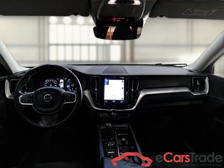 VOLVO XC60 / 2017 / 5P / SUV B4 D AWD AUTOMATICO MOMENTUM PRO #3