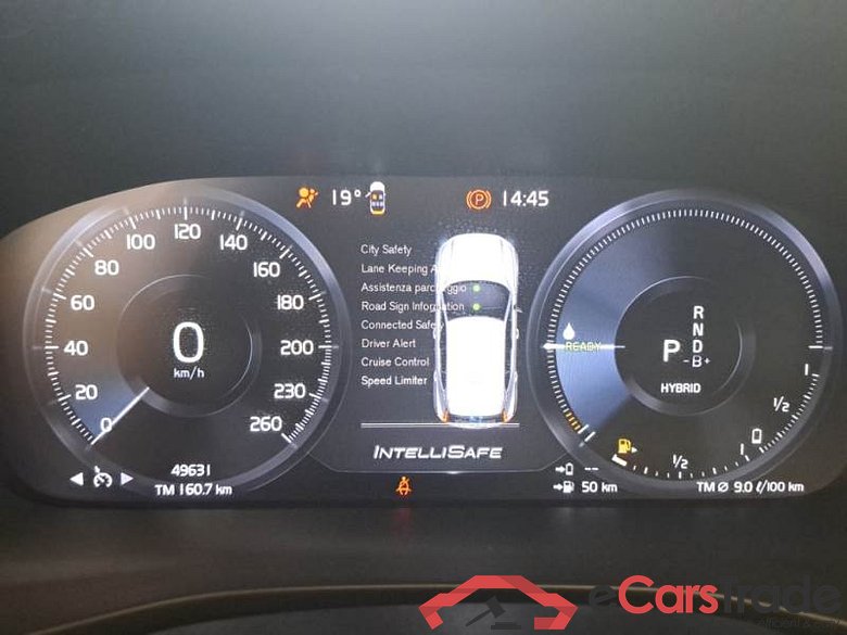 VOLVO XC40 / 2021 / 5P / SUV T5 RECHARGE PLUG-IN AUTO PLUS BRIGHT #4