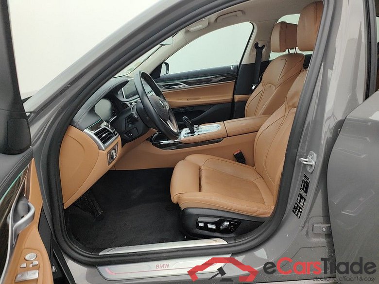 BMW 7 DIESEL - 2019 730 dXA 265 AdBlue (EU6d-TEMP) 4d #3