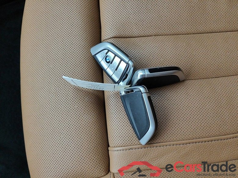 BMW 7 DIESEL - 2019 730 dXA 265 AdBlue (EU6d-TEMP) 4d #4