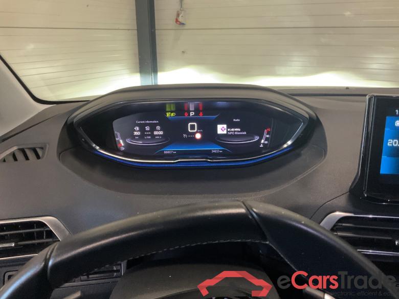 PEUGEOT 3008 1.2 PureTech Allure #6