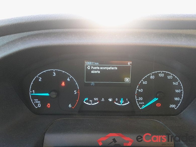 FORD Transit / 2013 / 4P / furgón 350 96kW L3H2 Van Trend FWD MHEV #4