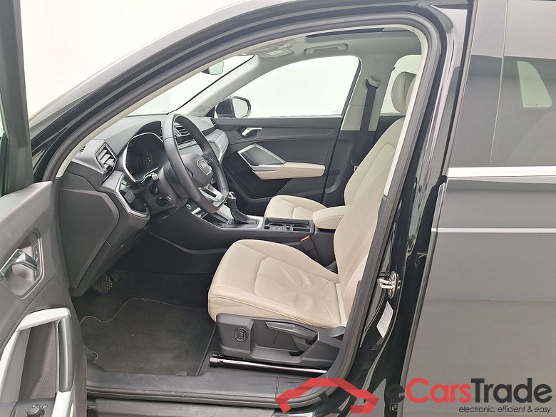 Audi, Q3 '18 PHEV, Audi Q3 45 TFSI e S tronic 5d #3