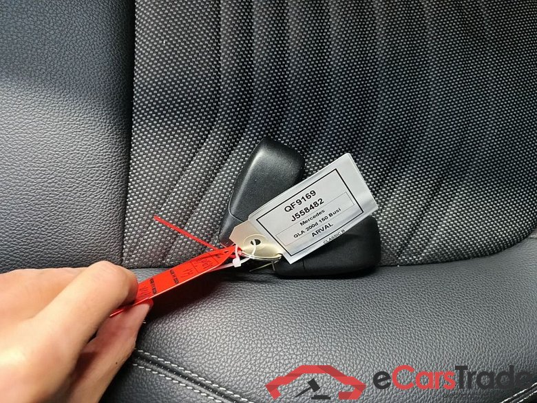 MERCEDES CLASSE GLA DIESEL (H247) GLA 200 d 150hp Business Line 5d #4