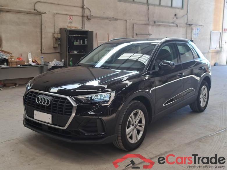 AUDI Q3 / 2018 / 5P / SUV 45 TFSI E S TRONIC BUSINESS #1