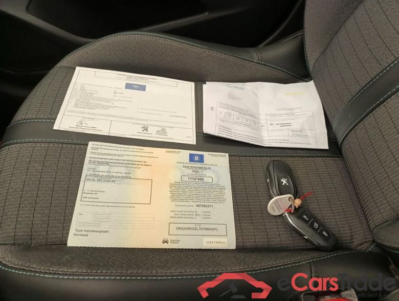 Peugeot 208 e-208 Allure 5d #4