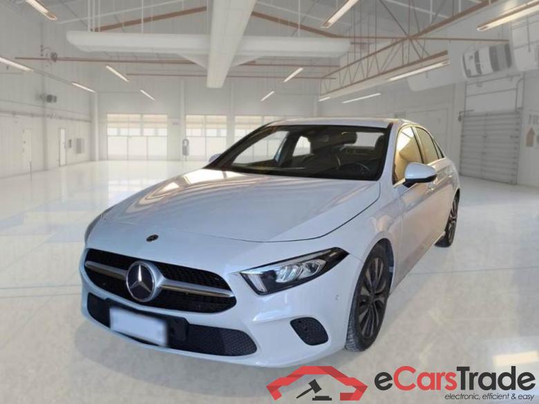 MERCEDES-BENZ CLASSE A / 2018 / 4P / BERLINA A 180 D AUTOMATIC BUSINESS #1
