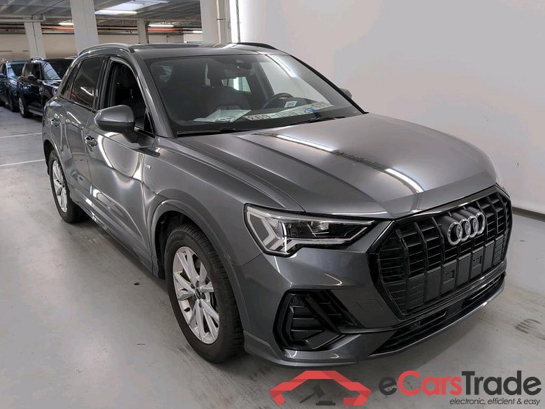 AUDI Q3 1.4 45 TFSI E S TRONIC S LINE #2