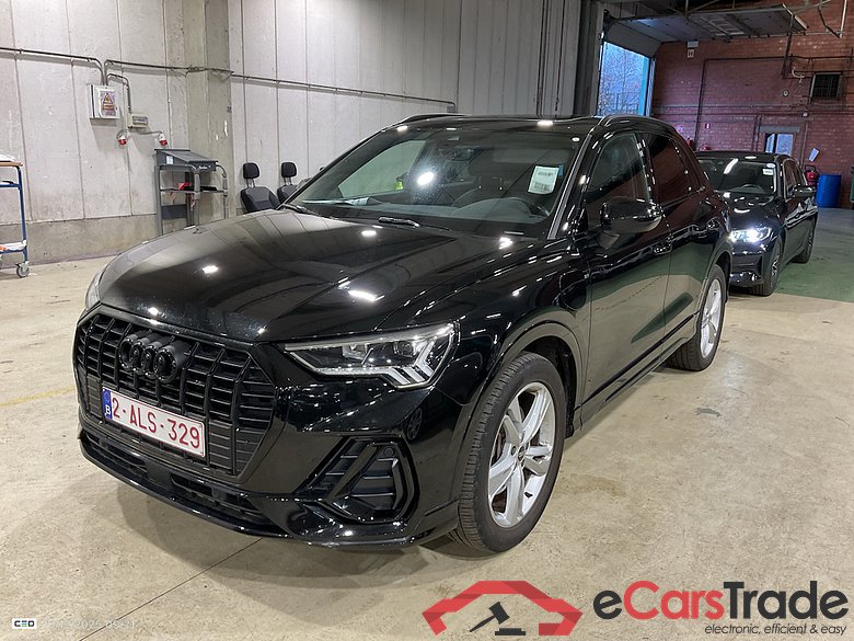 AUDI Q3 1.4 45 TFSI E S TRONIC S LINE #1