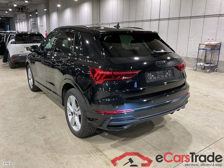 AUDI Q3 1.4 45 TFSI E S TRONIC S LINE #3