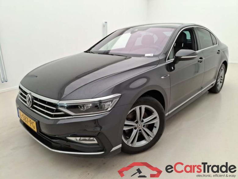 VOLKSWAGEN PASSAT 1.5 TSI R-Line Business + DSG #1