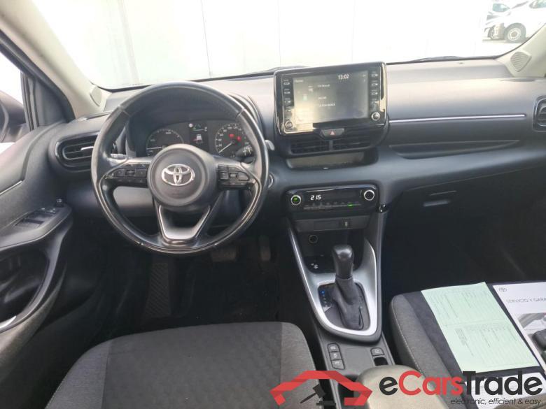 TOYOTA Yaris / 2020 / 5P / berlina con portón 1.5 120H Active Tech #3