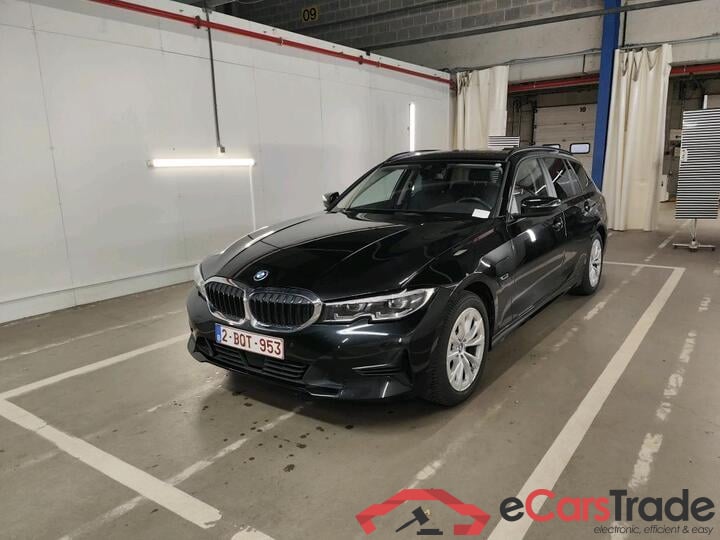 BMW 3 Reeks Touring 3 Reeks Touring 320e (150 kW) (PHEV) 150kW/204pk  5D/P Auto-8