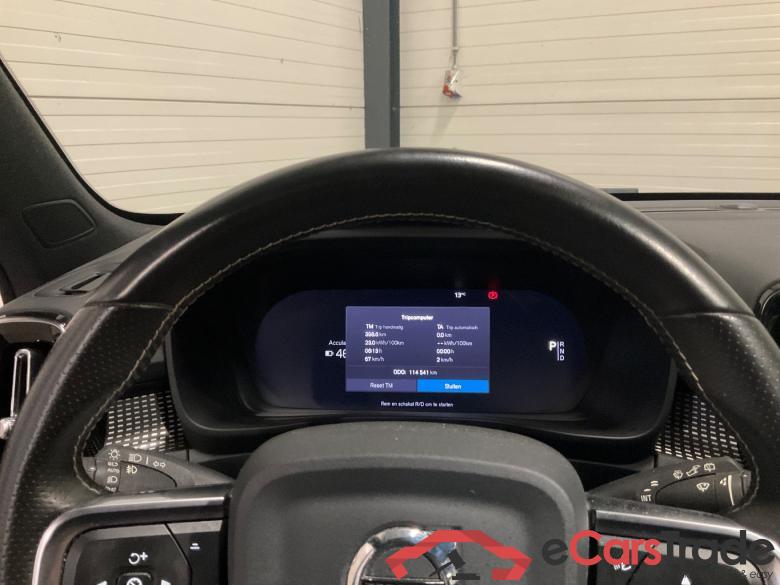 VOLVO XC40 Recharge P8 AWD RDes #6