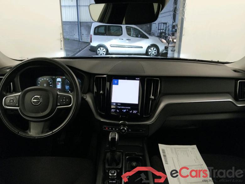 VOLVO XC60 / 2017 / 5P / todoterreno 2.0 D3 Momentum #3