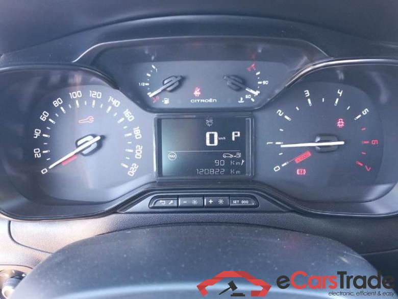 CITROEN C3 / 2016 / 5P / BERLINA PURETECH 110 SeS SHINE EAT6 #4