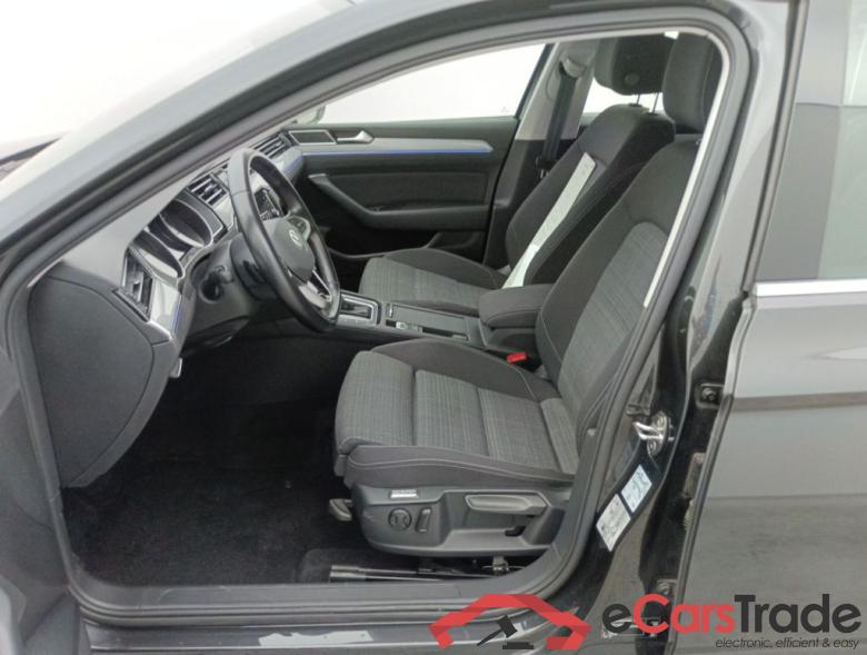 Volkswagen Passat Variant 2.0 TDI 90kW DSG Style Business 5d #3