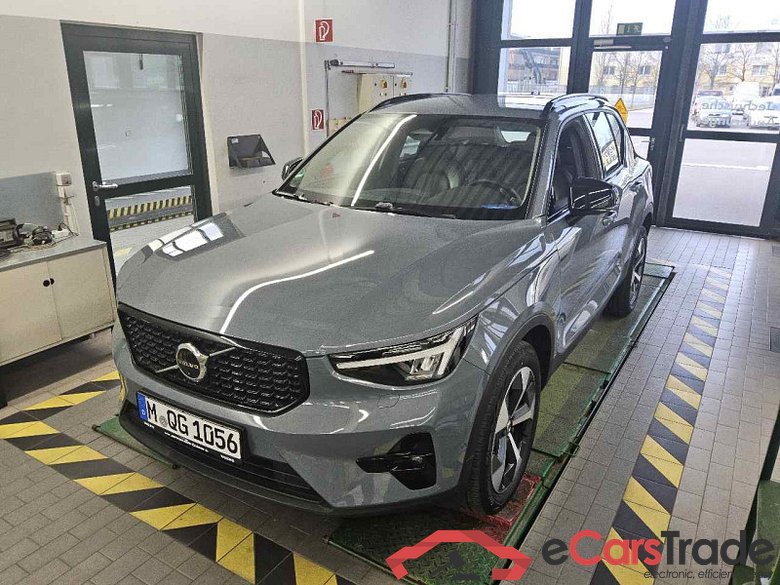 Volvo XC40 (2017->) DE - SUV5 B4 2WD EU6d, Plus Dark (EURO 6d), (Facelift) 2022 - 2024 #1