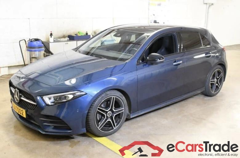 Mercedes-Benz A 200d AMG Night Aut. Pano LED-Multibeam Widescreen Ambient Burmester Navi 1/2 Sport-Leather-Alcantara KeylessGo Camera Klima PDC ...